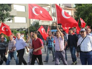 Çanakkale’de Bayrağa Saygı Yürüyüşü