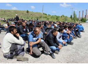 Kütahyada İşten Çıkarılan İşçiler Oturma Eylemi Başlattı