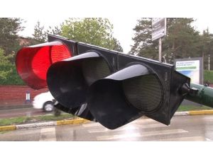 Almanya’yı Fırtına Vurdu: 6 Ölü, 67 Yaralı