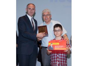 Milli Ve İnsani Değerler Ödül Töreni Gerçekleştirildi