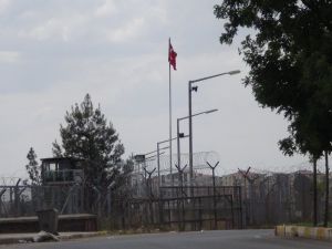 (Tekrar) Bayrak İndirme Olayıyla İlgili 5 Kişi Gözaltına Alındı