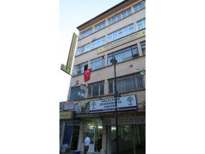 Bdp’nin Bulunduğu Binaya Türk Bayrağı