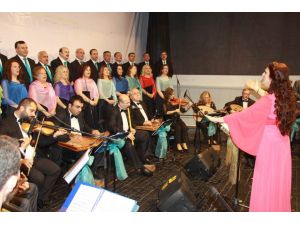 (Özel Haber) Recep Sert Ve Nişanlısının Konser Keyfi