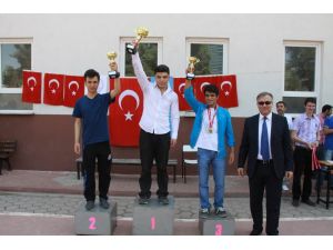 Bileklerine Güvenenler Yarıştı