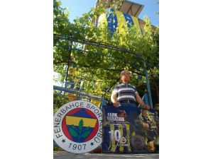 Apartmanı Sarı-laciverte Boyadı