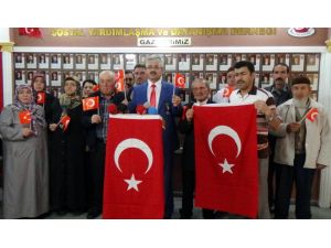 Şehit Ailelerinden ‘Bayrak’ İndirilmesine Tepki