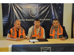 Uğur Uçar İmzayı Attı