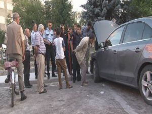 (Özel Haber) Arabanda Yılan Var Notu İtfaiyeyi Alarma Geçirdi