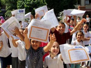 17.5 Milyon Öğrenci Yarın Karne Alacak