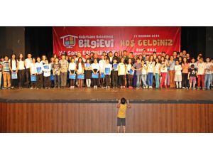 Kağıthane Bilgi Evleri Öğrencileri Yeteneklerini Sergiledi