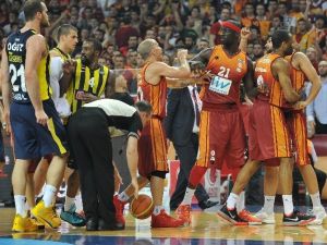 Olaylı Maçın Faturası Ağır Oldu