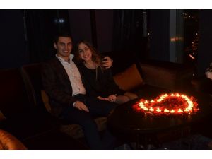 “Evli” Serdar Ortaç’ın İlk Sahnesi