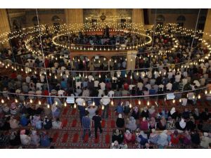 Selimiye Camii Berat Kandili’nde Doldu Taştı