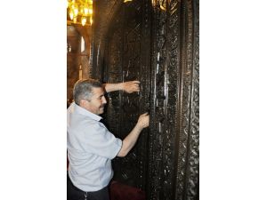 Tarihi Minbere Emitasyon Kapı