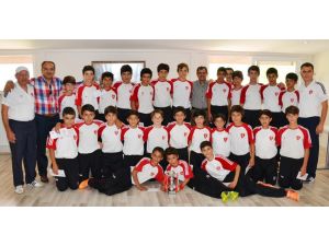 Denizli Büyükşehirspor U13 Takımı Kupasına Kavuştu