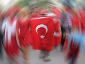 Bayrak Olayında Sıcak Gelişme