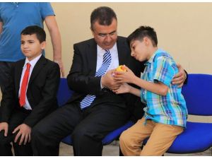 Vali Lekesize Oyuncak Mikrofon Şoku