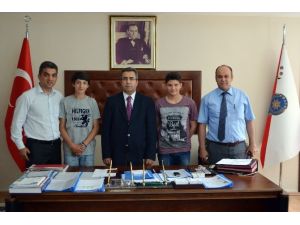 Gençlerden Örnek Davranış