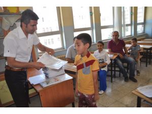 Viranşehirde 60 Bin Öğrenci Karne Aldı