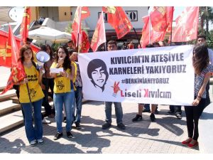Mersinde Bir Grup Liseli Karnelerini Yaktı