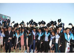 Harran Üniversitesi’nde Mezuniyet Sevinci