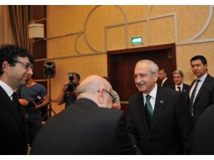 Kılıçdaroğlu Sanatçılar Ve Stk Temsilcileriyle