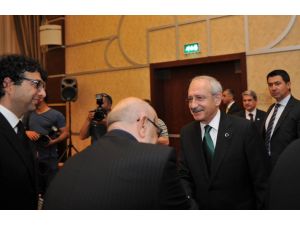 Kılıçdaroğlu, Sanatçılar Ve Kanaat Önderleriyle Bir Araya Geldi