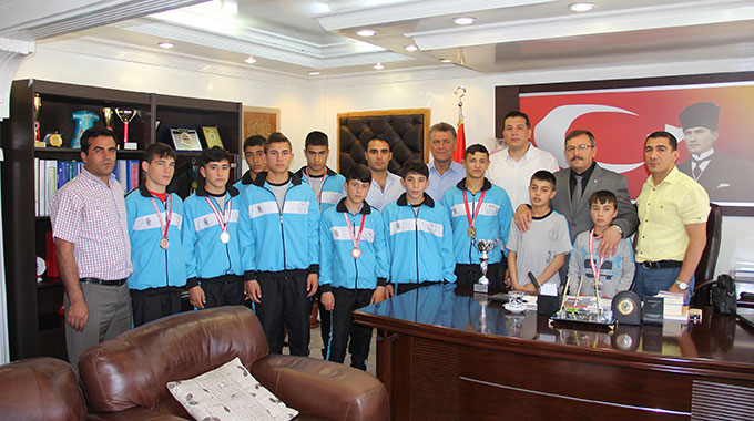Minik Pehlivanlar Başkan Aydın’ı Ziyaret Etti