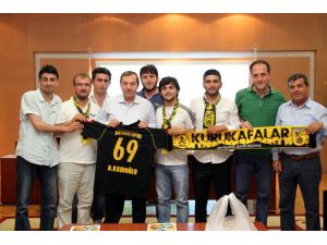 Bayburtsporlular, Kadıoğlu’nu Ziyaret Etti