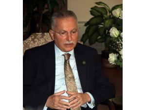 Ekmeleddin İhsanoğlu’na Mecbur Kaldılar