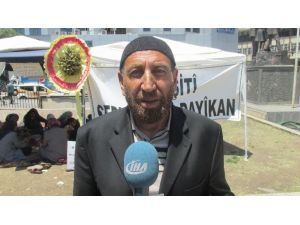 Onlar Eylemlerini Sürdürüyor