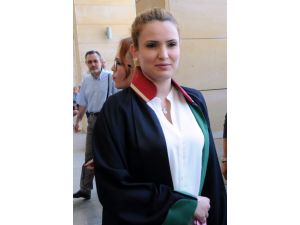 Kadın Avukata Saldırıya Hemcinslerinden Tepki