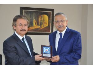 İnegöl İşletme Fakültesine Destek Verenlere Ödül