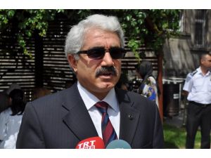 Toplum Ruh Sağlığı Merkezinde Dikişli, Resimli Ve Domatesli Tedavi