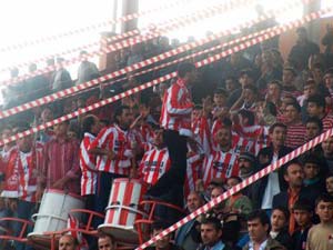 Taraftardan KMS’ye Baklava Dopingi