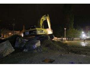 Kenti İkiye Bölen Barikat Yıkıldı