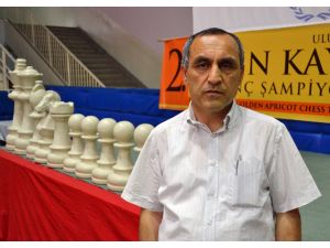 2. Uluslararası Altın Kayısı Satranç Turnuvası Devam Ediyor