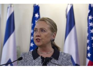 Clinton İstifa İstedi