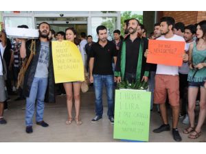Hukuk Öğrencilerinden Salatalık Ve Midyeli Eylem