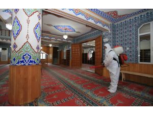 İbadethanelerde Dezenfeksiyon Çalışmaları Başladı