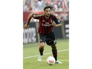 Milan’ın Defansına Göz Diktiler