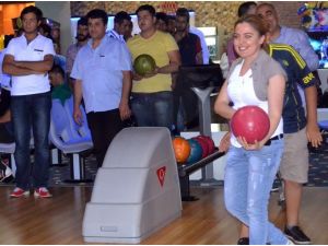 Otomotiv Devleri Bowling Turnuvasında Buluştu
