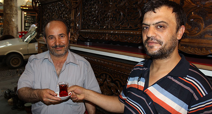 Telsizli Çaycılar İş Başında  