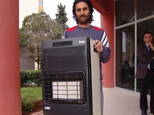 Depremzedelere ‘Cüneyt’ Sami’den Katalitik Soba