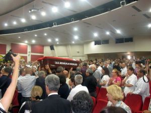 Ünlü Beyin Cerrahına Veda