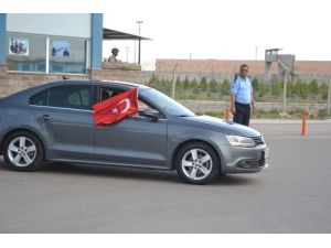 Tahliye Kararını Duyan Cezaevine Koştu