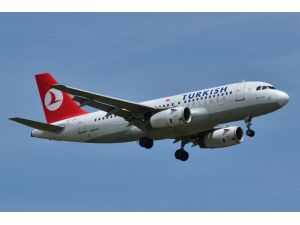 Şiddetli Yağmur Uçaklara Tur Attırdı