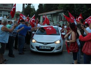 İzmirde Tahliye Edilen Balyoz Sanıkları Aileleriyle Kucaklaştı