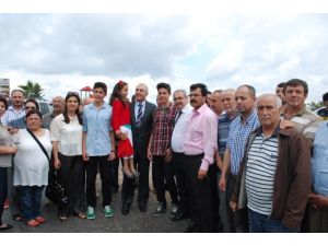 Tahliyesinin Ardından Coşkuyla Karşılandı