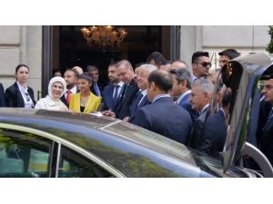 Paris’e Adımını Atar Atmaz...